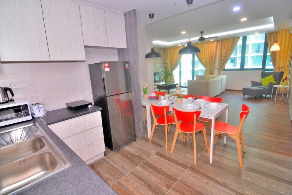 Vivacity Jazz Suite New Luxury Vivacity Cozy Home Lv8 Кучинг Экстерьер фото