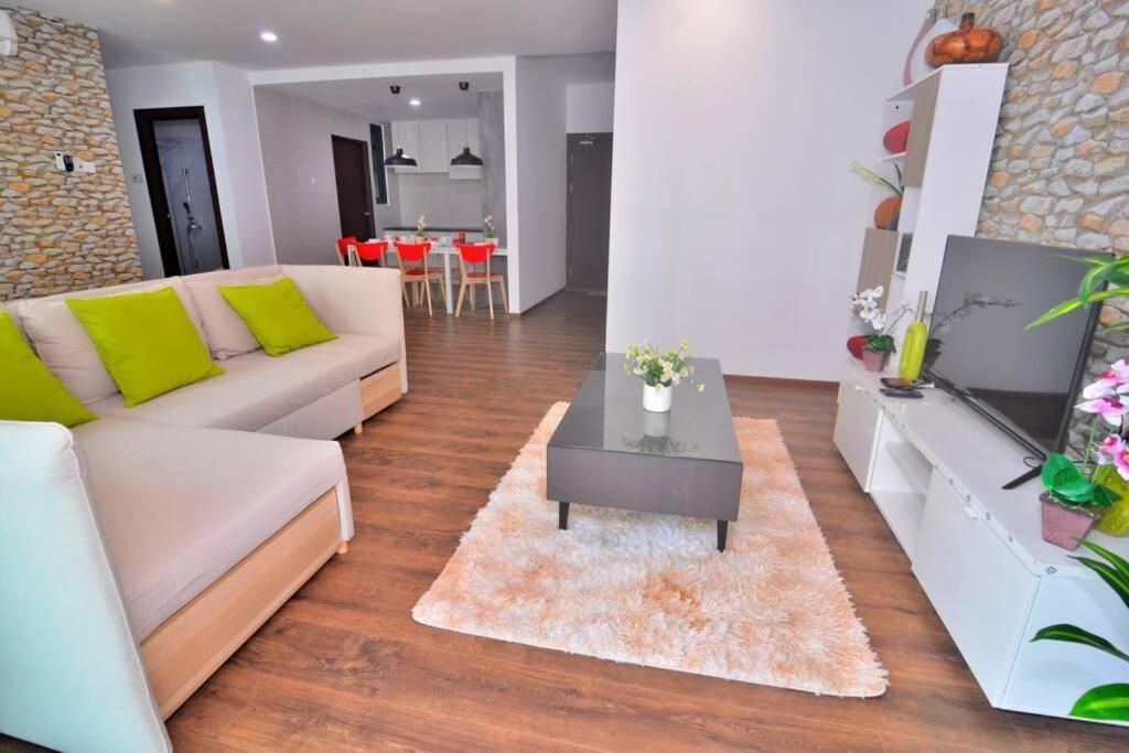 Vivacity Jazz Suite New Luxury Vivacity Cozy Home Lv8 Кучинг Экстерьер фото